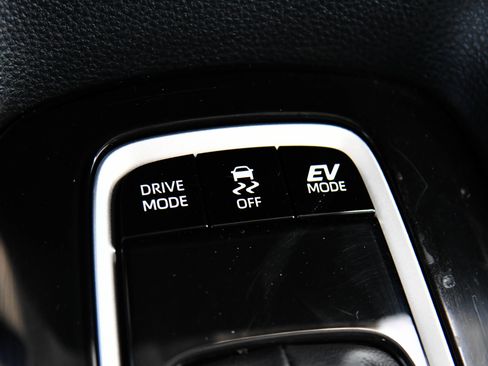 Used 2025 Toyota Corolla LE w/ Convenience Package FWD image 25