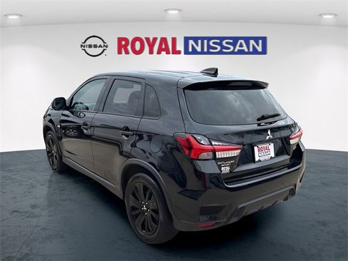 Used 2025 Mitsubishi Outlander Sport ES image 5