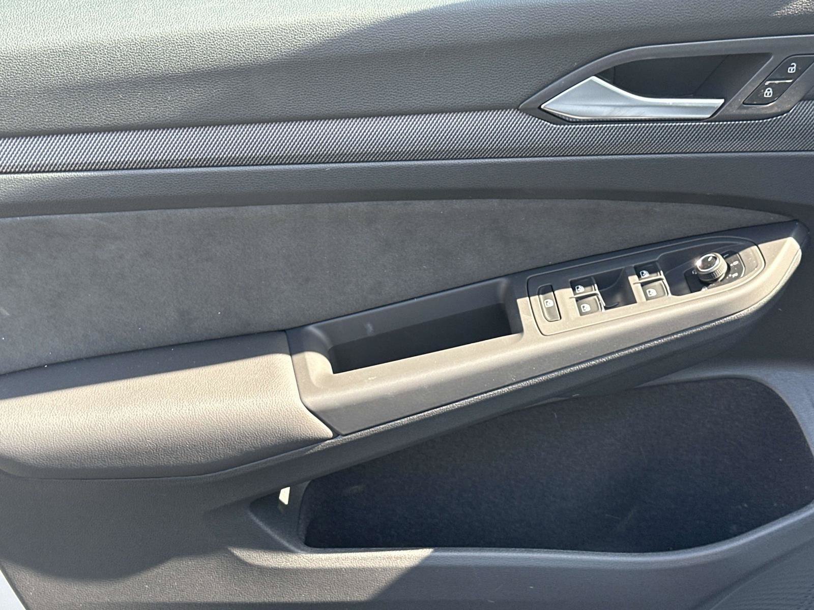New 2026 Volkswagen GTI SE FWD image 19