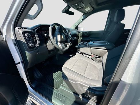 Used 2020 Chevrolet Silverado 1500 Custom w/ Custom Value Package image 19