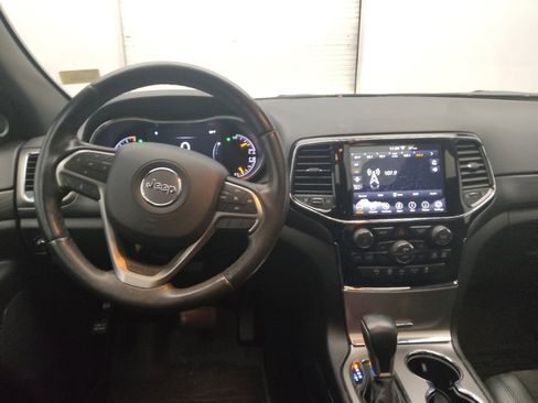 Used 2020 Jeep Grand Cherokee Altitude image 22