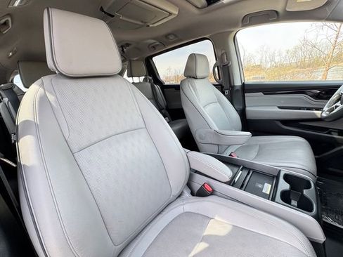 Used 2023 Honda Odyssey Elite image 31