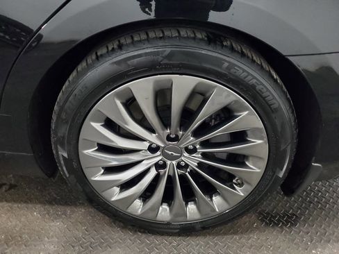 Used 2017 Genesis G90 3.3T Premium image 22