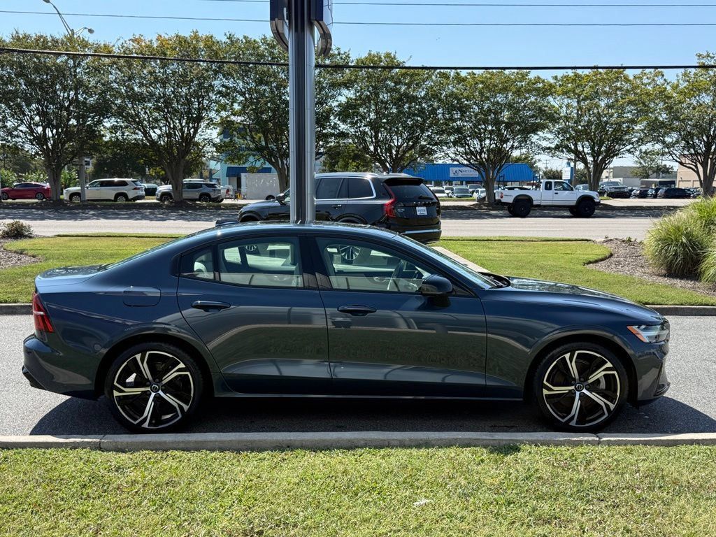 Used 2024 Volvo S60 B5 Plus w/ Climate Package AWD/4WD image 9