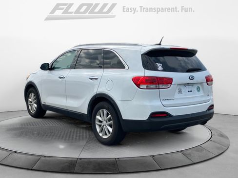 Used 2017 Kia Sorento AWD image 6