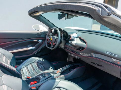 Used 2022 Ferrari F8 Tributo RWD image 58