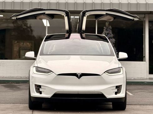 Used 2017 Tesla Model X 100D image 3