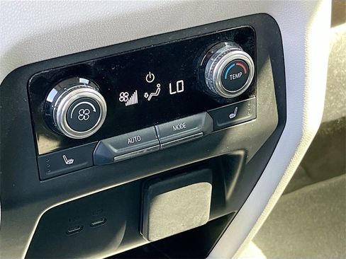 Used 2024 GMC Acadia Denali w/ Super Cruise Package image 26