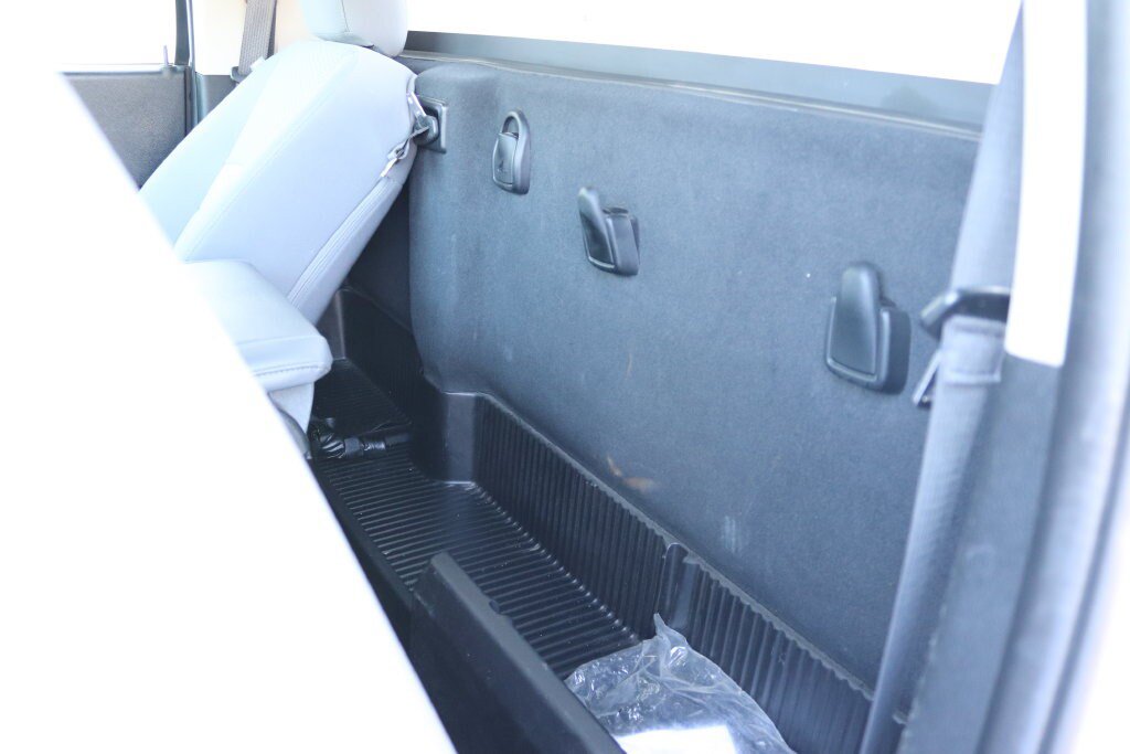 Used 2020 RAM 1500 Classic SLT AWD/4WD image 29