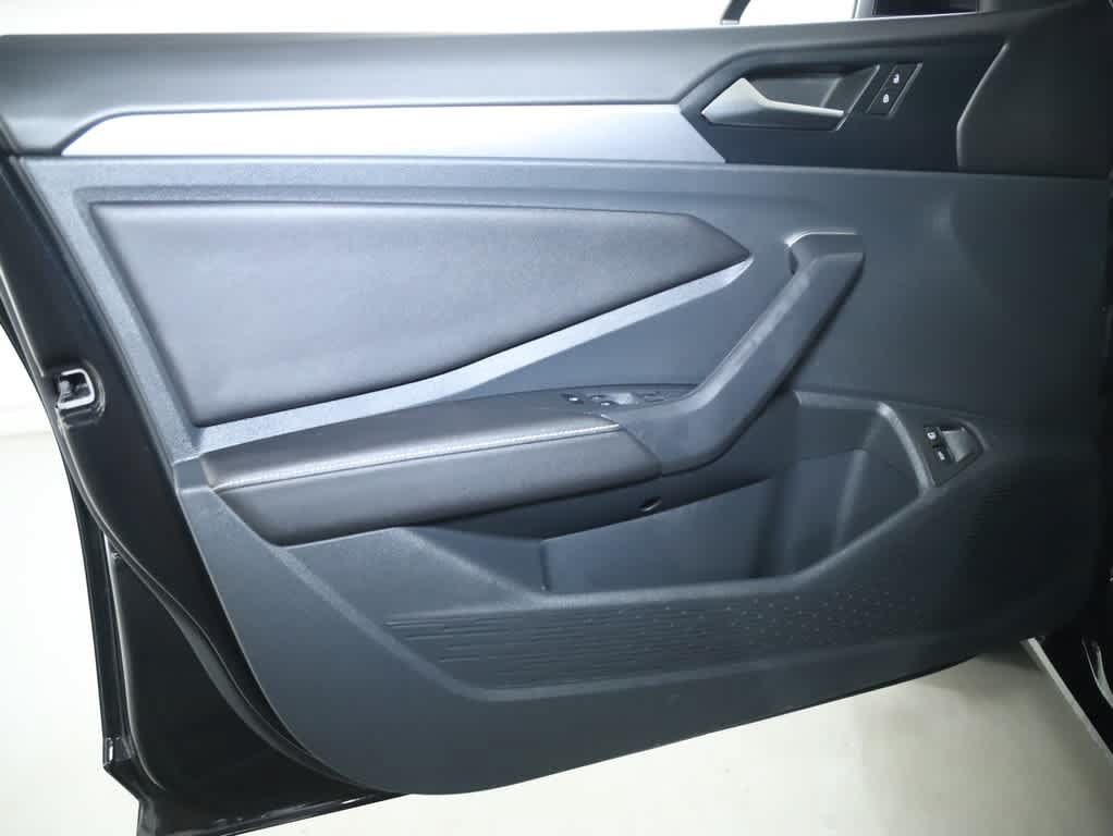 Used 2024 Volkswagen Jetta SE FWD image 15
