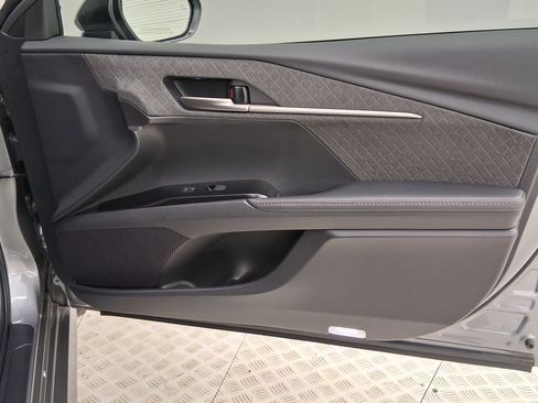 Used 2025 Toyota Camry XLE w/ Premium Plus Package image 33