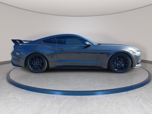 Used 2017 Ford Mustang GT Premium w/ Black Accent Package RWD image 4