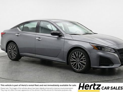 Used 2025 Nissan Altima 2.5 SV FWD image 1