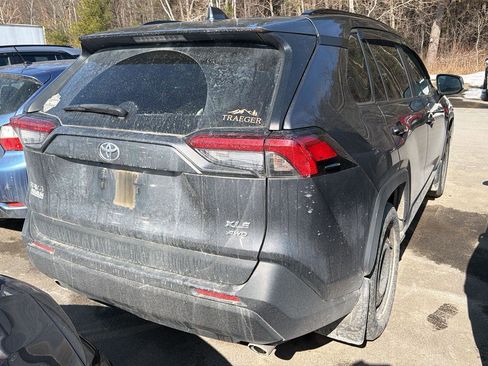 Used 2020 Toyota RAV4 XLE Premium image 7