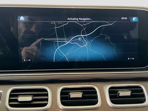 Used 2021 Mercedes-Benz GLS 450 4MATIC image 13