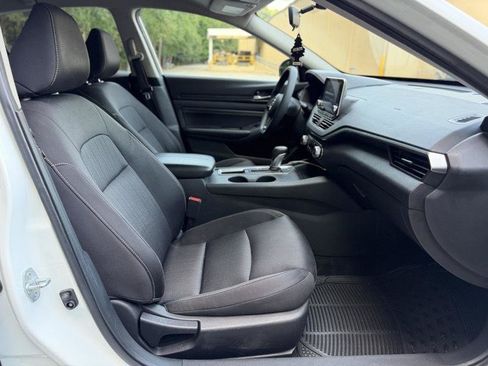 Used 2019 Nissan Altima 2.5 S FWD image 16