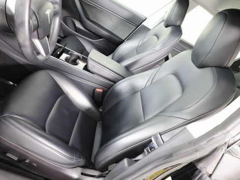 Used 2020 Tesla Model 3 Performance image 10