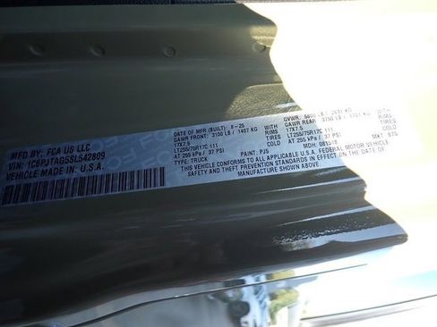 New 2025 Jeep Gladiator Sport image 19