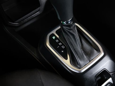 Used 2020 Jeep Renegade Sport image 39