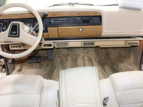 Used 1989 Jeep Grand Wagoneer image 7