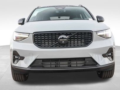New 2026 Volvo XC40 B5 Ultra w/ Climate Package