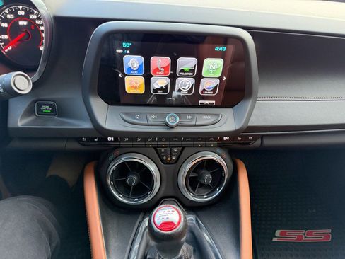 Used 2018 Chevrolet Camaro SS image 33