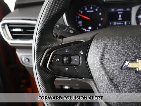 Used 2022 Chevrolet TrailBlazer LT AWD/4WD image 3