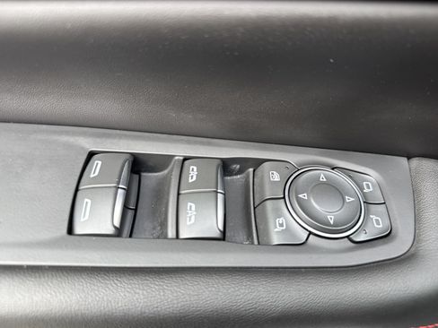 Used 2025 GMC Yukon AT4 Ultimate AWD/4WD image 15