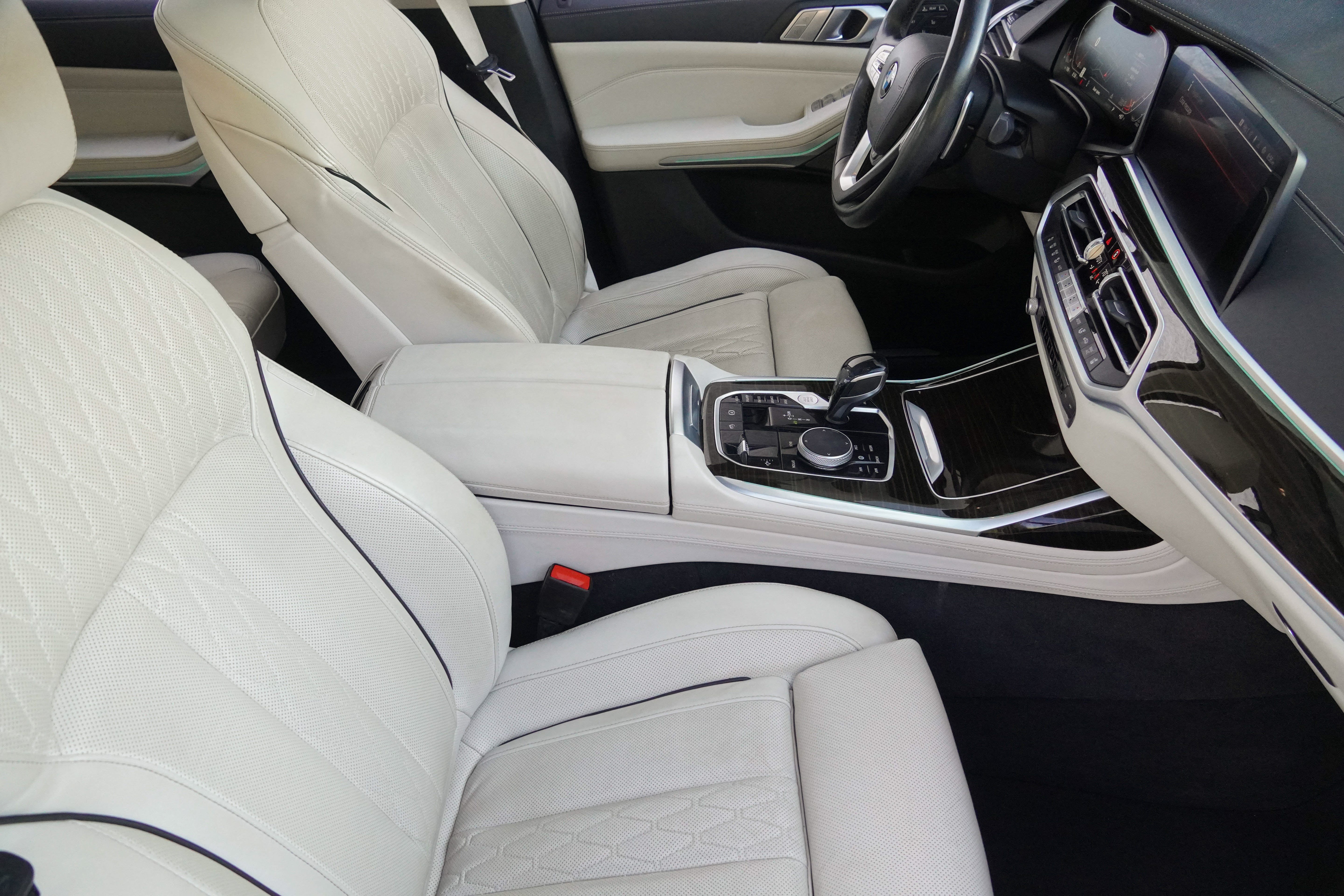 Used 2020 BMW X7 xDrive40i w/ Premium Package AWD/4WD image 9