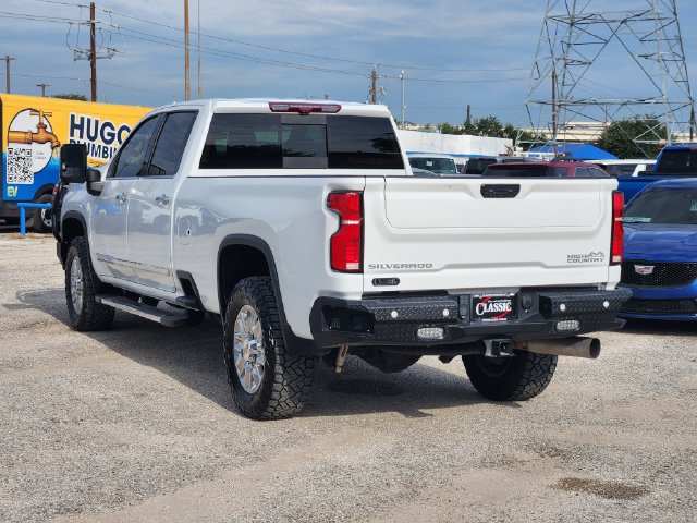 Used 2025 Chevrolet Silverado 3500 High Country w/ Technology Package AWD/4WD image 5