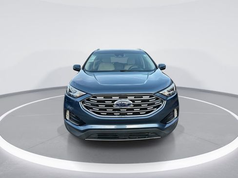 Used 2019 Ford Edge Titanium image 3