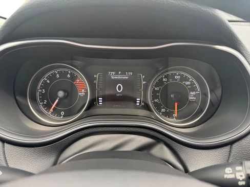 Used 2020 Jeep Cherokee Latitude AWD/4WD image 18