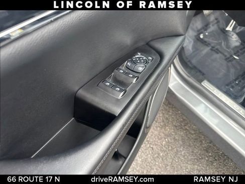 Used 2023 Lincoln Nautilus Reserve image 13