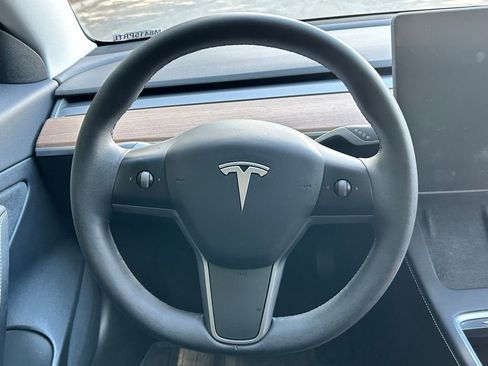 Used 2021 Tesla Model 3 Standard Range Plus RWD image 16