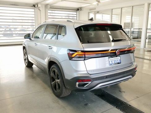 New 2026 Volkswagen Taos SEL image 4