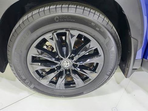 Used 2025 Toyota Corolla Cross LE FWD image 37