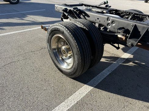 Used 2016 Ford F550 4x4 SuperCab Super Duty image 8