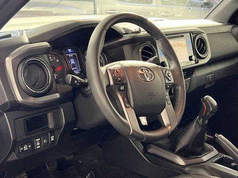 Used 2019 Toyota Tacoma TRD Pro AWD/4WD image 16