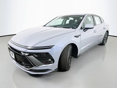 New 2026 Hyundai Sonata Blue FWD image 3