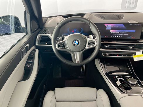 New 2026 BMW X5 xDrive40i w/ M Sport Package image 22