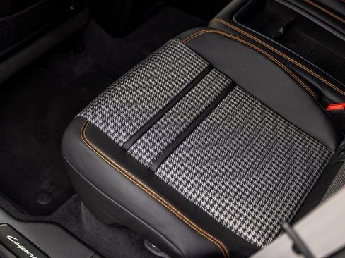 Certified 2025 Porsche Cayenne GTS image 28