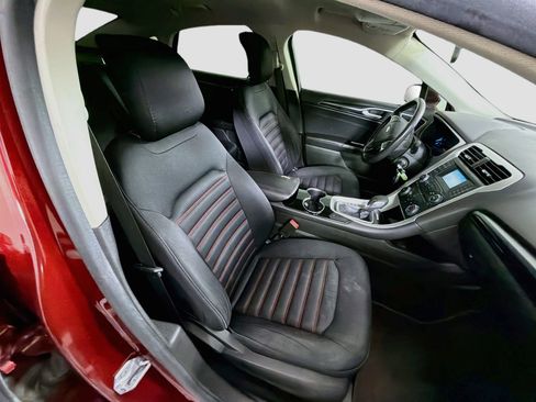 Used 2014 Ford Fusion SE w/ Equipment Group 201A FWD image 28