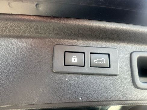 Used 2019 Subaru Forester Limited w/ Popular Package #3 image 8