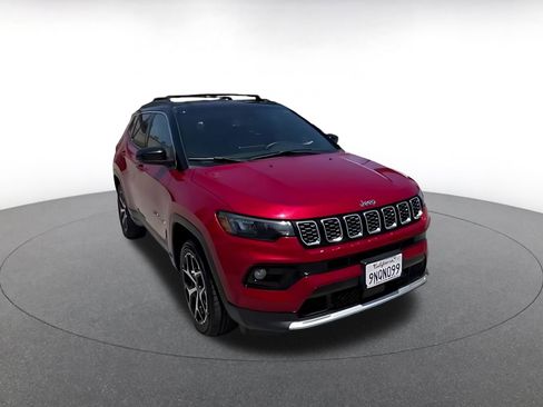 Used 2025 Jeep Compass Limited AWD/4WD image 16