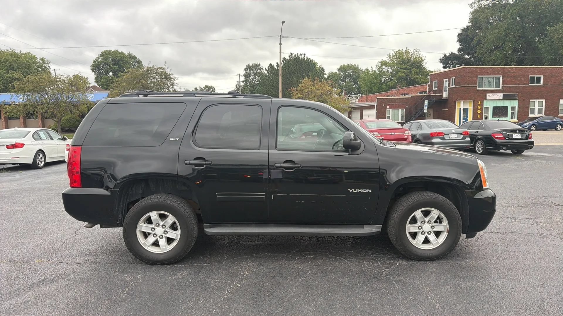 Used 2011 GMC Yukon SLT AWD/4WD image 4