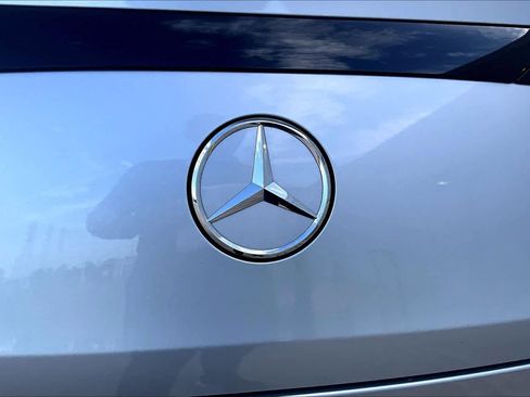 Used 2025 Mercedes-Benz GLC 300 4MATIC image 10