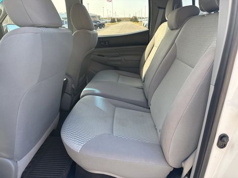 Used 2013 Toyota Tacoma PreRunner w/ SR5 Pkg image 14