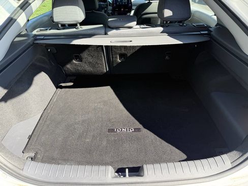 Used 2020 Hyundai Ioniq SEL image 11