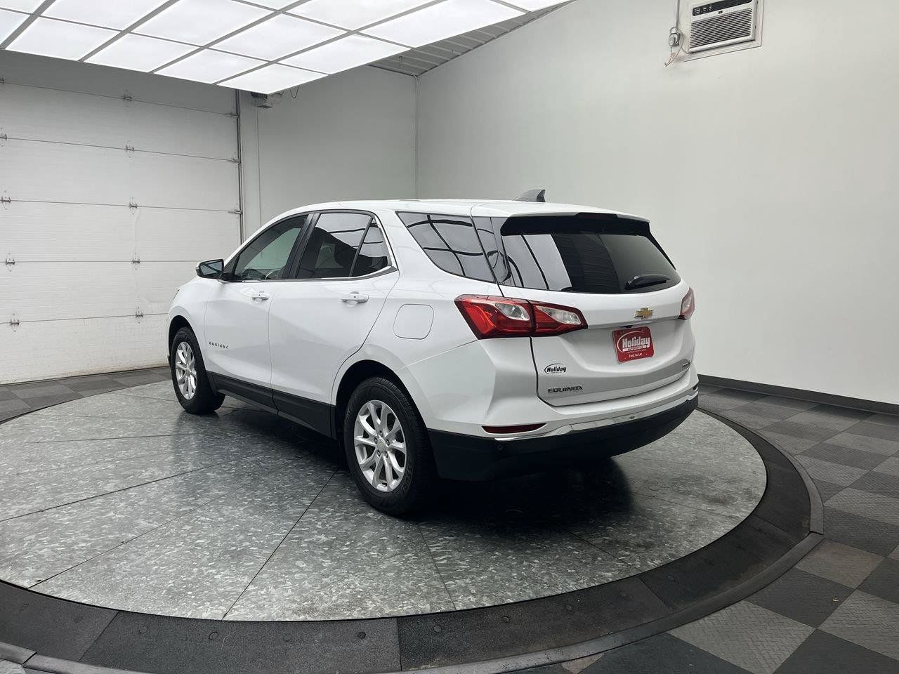 Used 2018 Chevrolet Equinox LT AWD/4WD image 2
