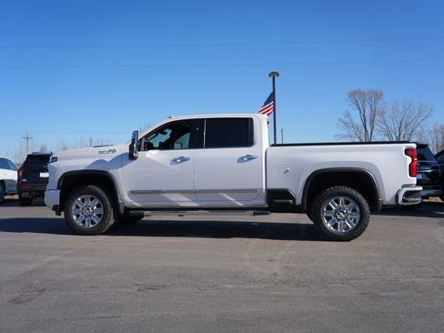 Used 2024 Chevrolet Silverado 3500 High Country w/ High Country Premium Package image 6